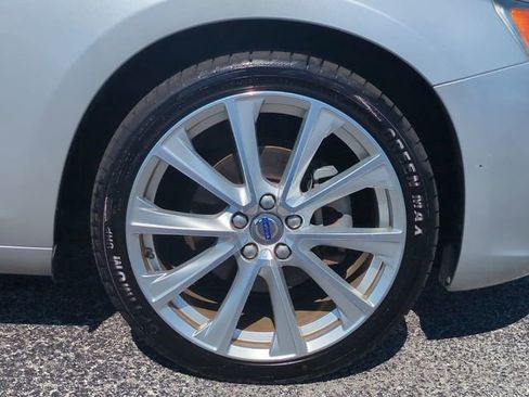 Used 2017 Volvo S60 T5 Inscription image 11