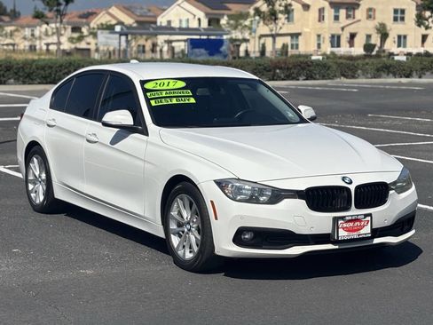 Used 2017 BMW 320i Sedan image 1
