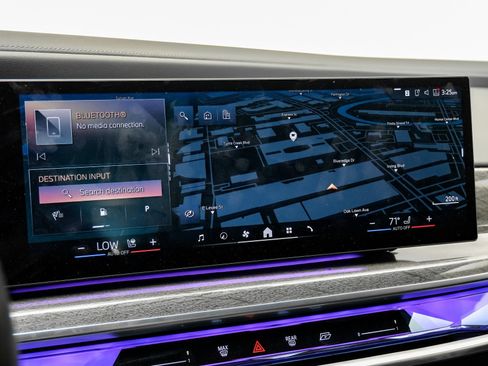 Used 2024 BMW 740i w/ Premium Package 2 image 29