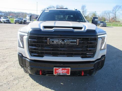 New 2026 GMC Sierra 2500 AT4X w/ LPO, Black Badging Package AWD/4WD image 12