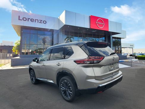 New 2025 Nissan Rogue Platinum w/ Platinum Premium Package image 5