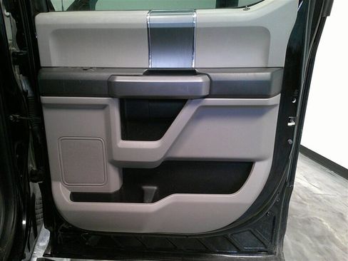 Used 2018 Ford F150 XLT w/ Equipment Group 302A Luxury image 38