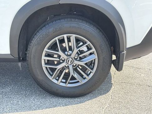 Used 2022 Nissan Rogue S FWD image 30