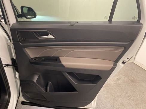 Used 2021 Volkswagen Atlas Cross Sport SEL Premium image 27