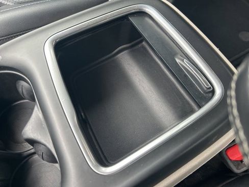 Used 2024 Chrysler Pacifica Touring-L image 36