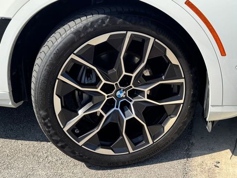 Certified 2024 BMW X7 xDrive40i w/ M Sport Package image 10
