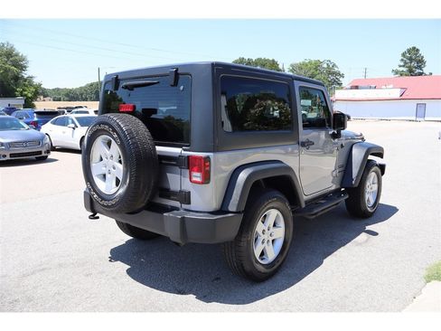 Used 2016 Jeep Wrangler Sport w/ Quick Order Package 24S AWD/4WD image 7