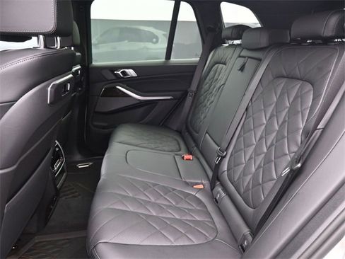 New 2026 BMW X5 sDrive40i image 12