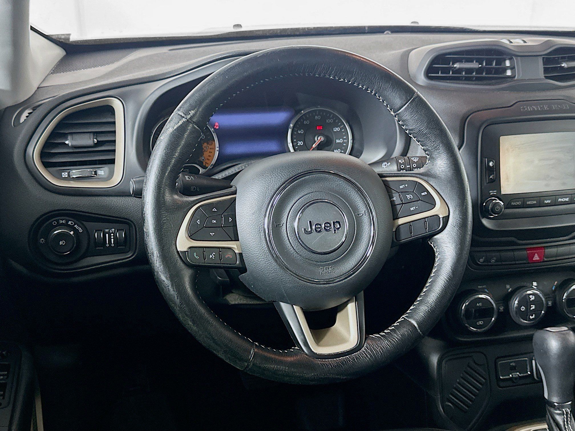 Used 2016 Jeep Renegade Limited FWD image 18