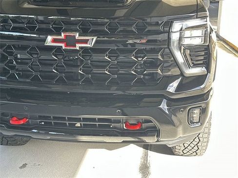 New 2026 Chevrolet Silverado 2500 ZR2 image 16