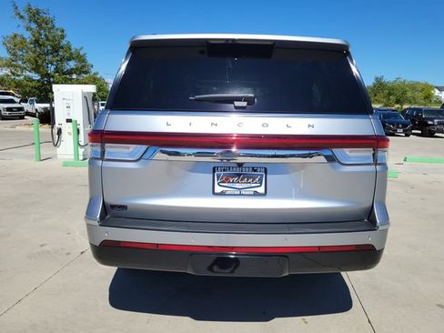 Used 2023 Lincoln Navigator L Reserve AWD/4WD image 12