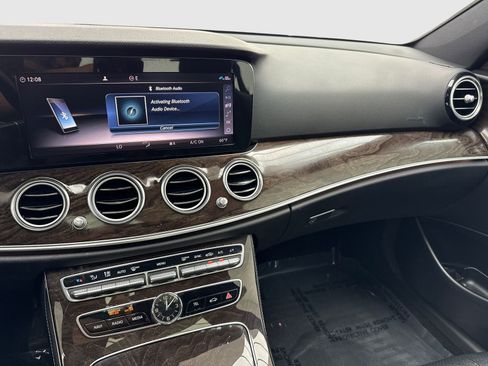 Used 2019 Mercedes-Benz E 450 4MATIC Sedan w/ Premium Package image 24