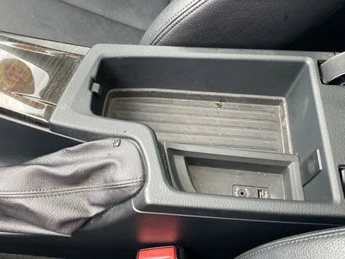 Used 2017 BMW 320i Sedan image 13