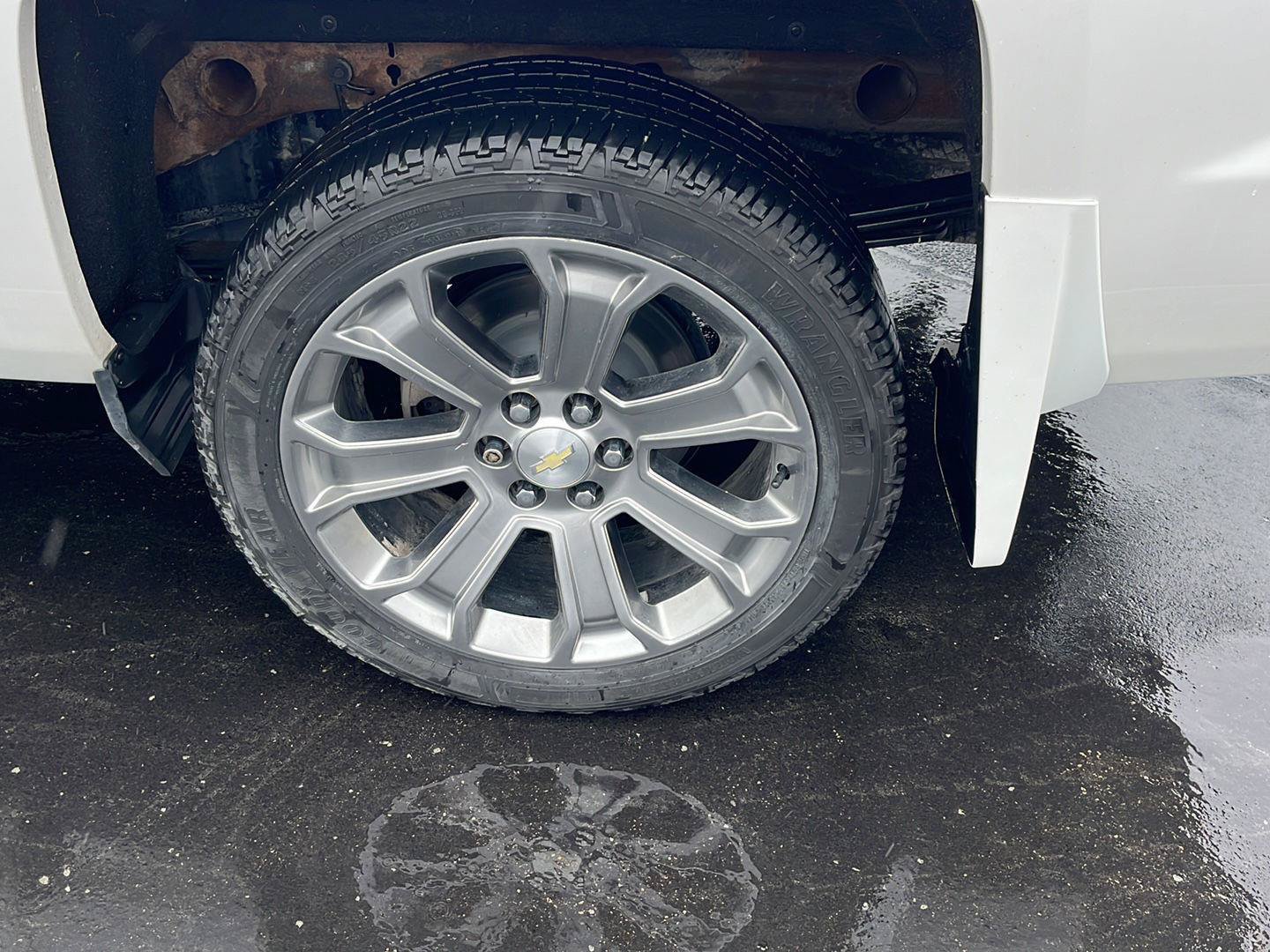 Used 2018 Chevrolet Silverado 1500 High Country AWD/4WD image 33