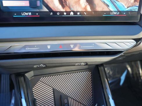 Used 2025 BMW X3 xDrive30i w/ Convenience Package image 22