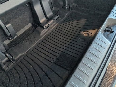 Certified 2022 Toyota Sienna XSE image 13