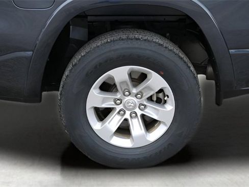 Used 2021 RAM 1500 Laramie image 9