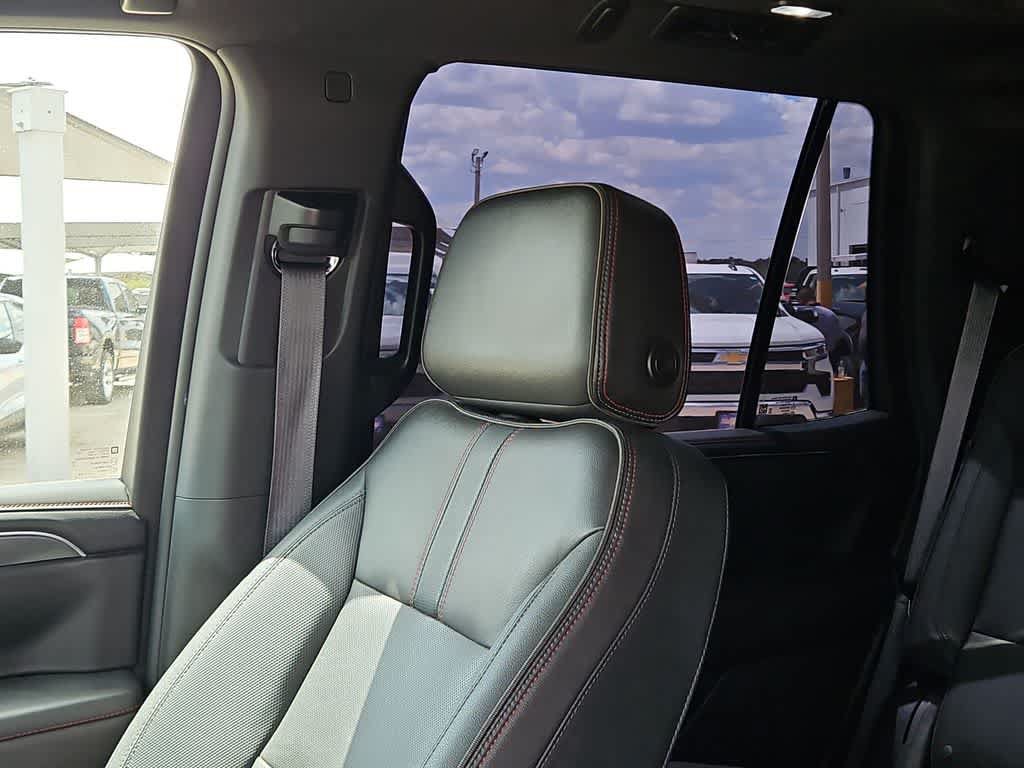 Used 2023 Chevrolet Tahoe RST w/ Luxury Package AWD/4WD image 18