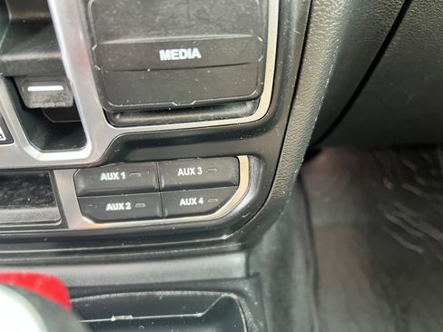 Used 2020 Jeep Gladiator Overland image 22