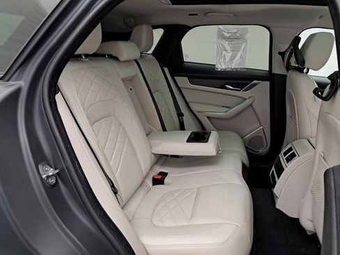 Used 2021 Jaguar F-PACE S image 49