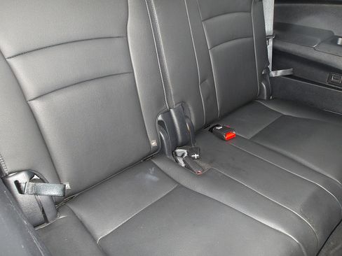 Used 2019 Honda Pilot Touring image 12