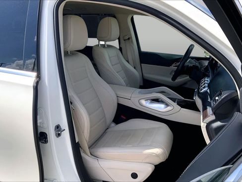 Used 2022 Mercedes-Benz GLS 450 4MATIC image 9