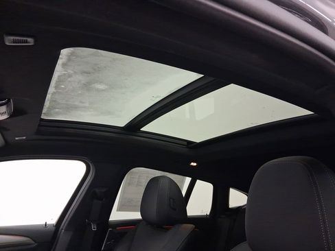 Used 2025 BMW X4 xDrive30i image 26