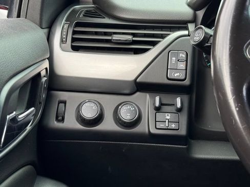 Used 2018 Chevrolet Suburban LS w/ Max Trailering Package AWD/4WD image 31