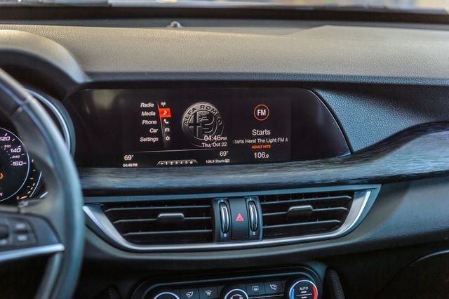 Used 2019 Alfa Romeo Stelvio AWD w/ Nero Edizione image 27