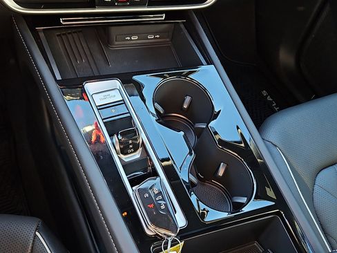 Certified 2025 Volkswagen Atlas Cross Sport SEL Premium R-Line image 17