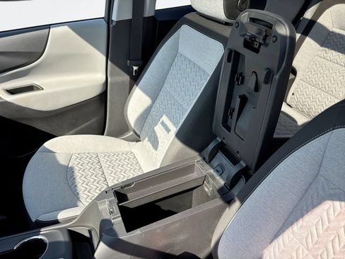 Used 2024 Chevrolet Equinox LT w/ LPO, Floor Liner Package FWD image 21