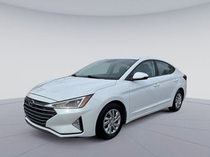 Used 2019 Hyundai Elantra SE w/ Cargo Package