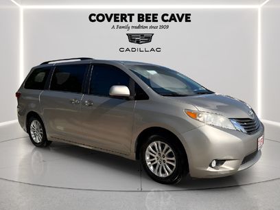 Used 2017 Toyota Sienna XLE w/ XLE Navigation Package