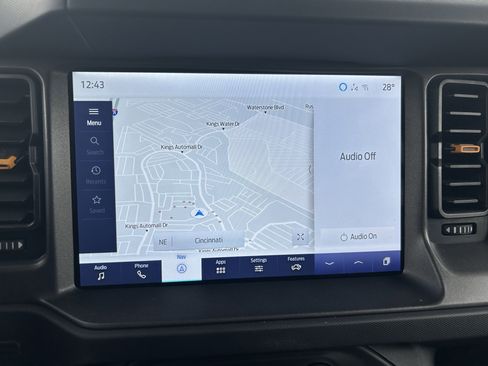 Used 2024 Ford Bronco Badlands image 13