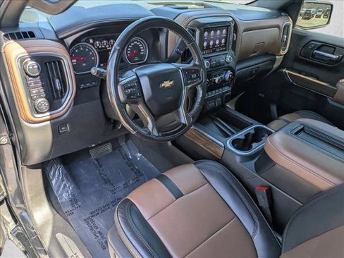 Used 2020 Chevrolet Silverado 1500 High Country w/ Technology Package AWD/4WD image 9