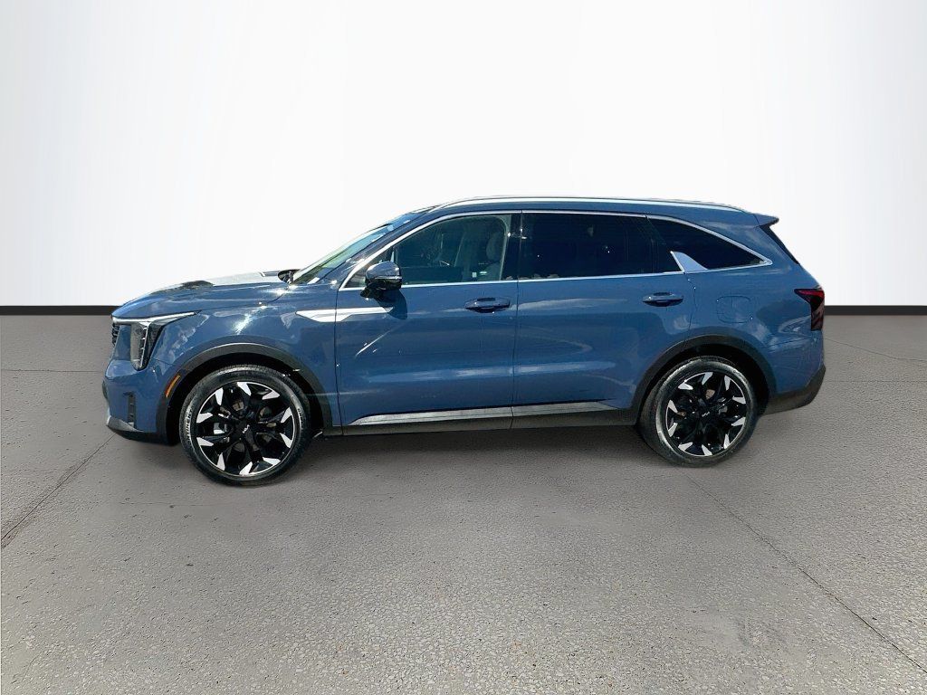Certified 2025 Kia Sorento EX w/ Panoramic Sunroof Package FWD image 4