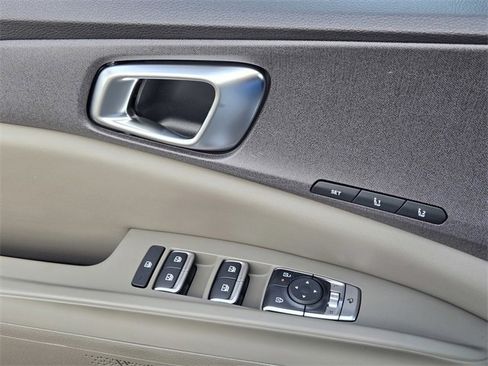 New 2026 Kia Carnival EX image 18