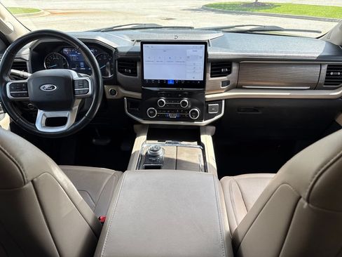 Used 2024 Ford Expedition Max Limited RWD image 19