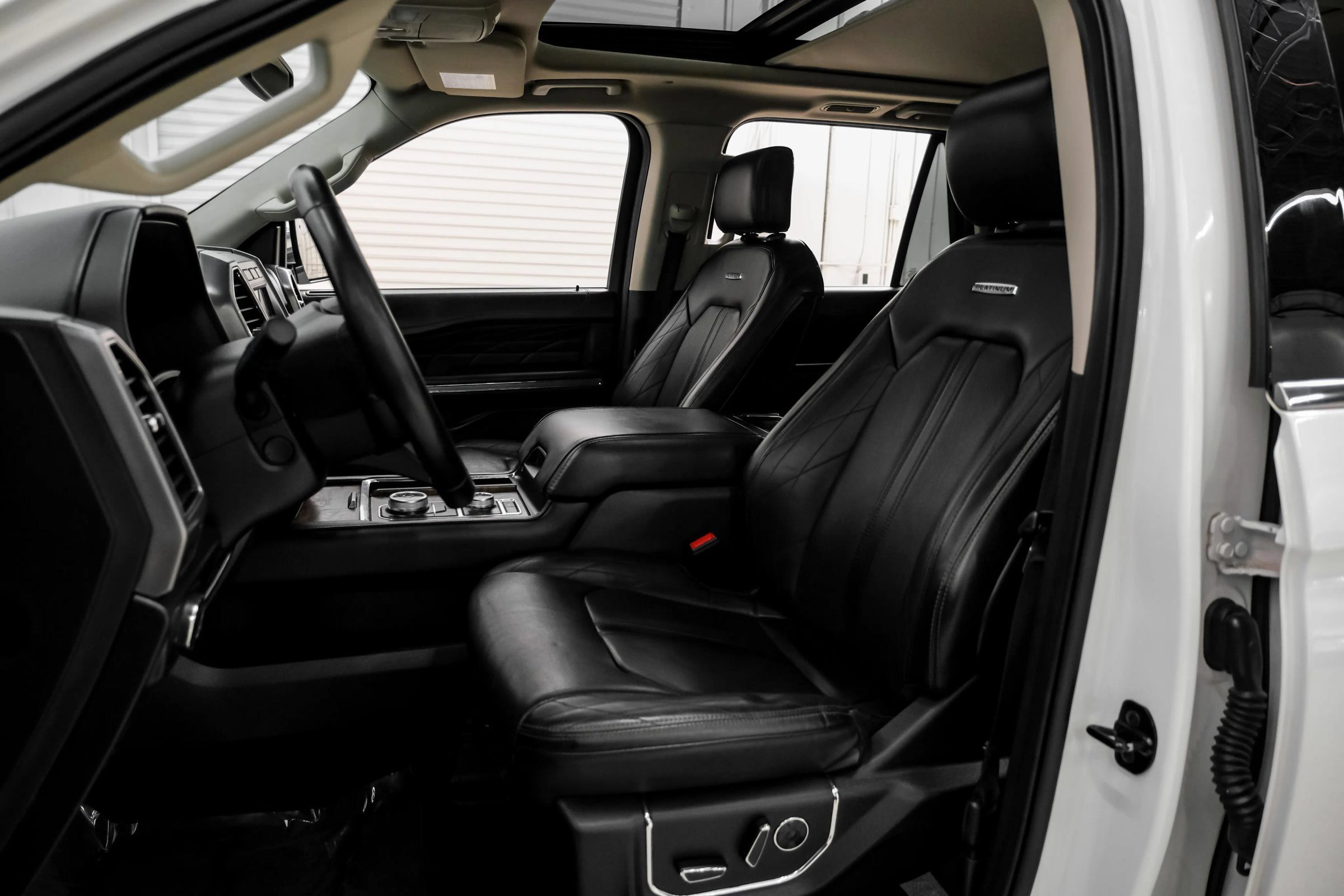 Used 2021 Ford Expedition Platinum AWD/4WD image 32