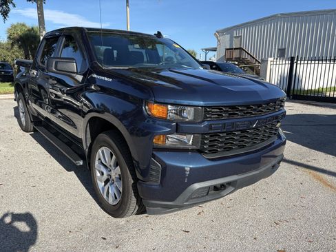 Used 2022 Chevrolet Silverado 1500 Custom w/ Safety Confidence Package RWD image 1