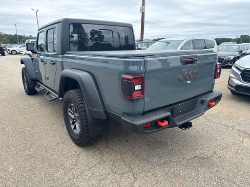 Used 2025 Jeep Gladiator Mojave w/ Convenience Group AWD/4WD image 2