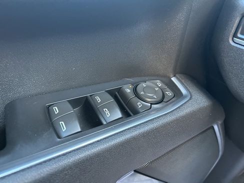 Used 2025 GMC Sierra 1500 SLT image 17
