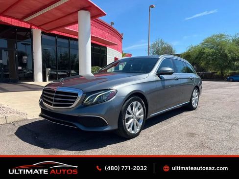 Used 2017 Mercedes-Benz E 400 4MATIC Wagon image 1