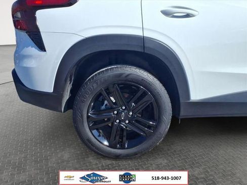 Used 2024 Chevrolet Trax ACTIV w/ Sunroof Package FWD image 9