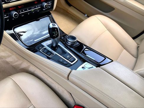 Used 2014 BMW 535i xDrive Sedan AWD/4WD image 17