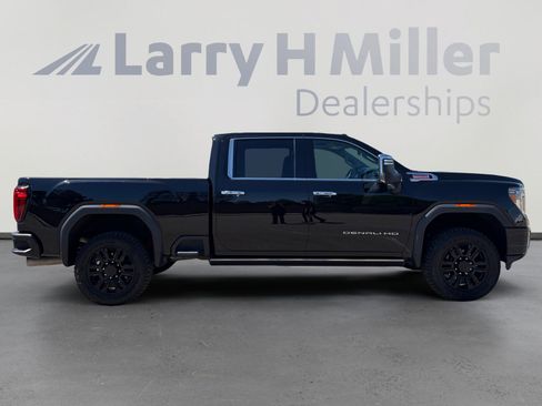 Used 2021 GMC Sierra 2500 Denali w/ Denali Black Diamond Edition AWD/4WD image 7