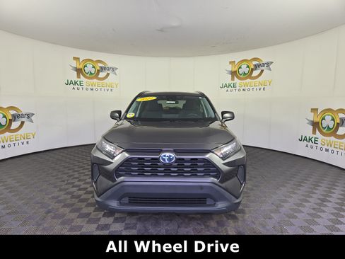 Used 2022 Toyota RAV4 LE AWD/4WD image 3