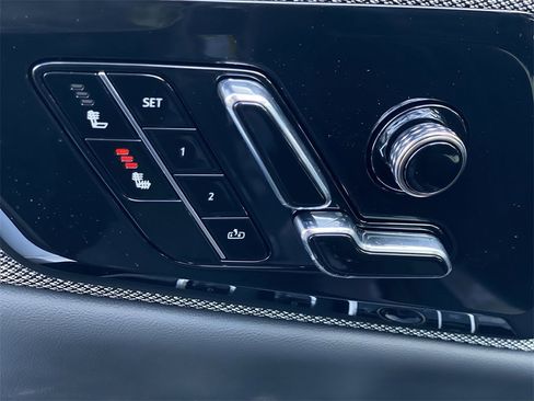 New 2026 Cadillac Optiq Luxury 1 image 33