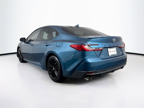 Certified 2025 Toyota Camry SE image 2