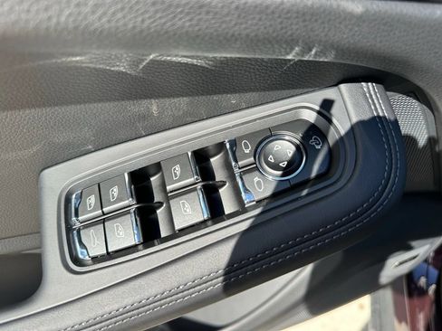 Used 2026 Porsche Macan AWD/4WD image 20